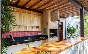 BZ03 - Casa 4 suítes em Condomínio Clube / Búzios!